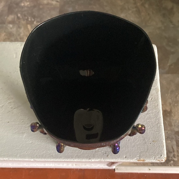 NWT Purple Blue Iridescent Oil Slick Skull 💀 in Hands Snack or Candy Bowl Decor - Picture 9 of 17